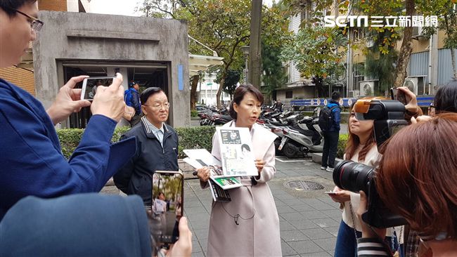 李新墜樓她假扮郭新政　口罩女不起訴