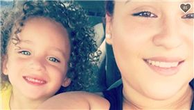 死神降臨！4歲童玩耍遭相框砸中　玻璃插腹慘死　圖／翻攝自GOFUNDME