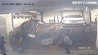 影／廠商修理機械車塔　上層車突砸落