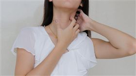 ▲43歲陳姓患者因罹患食道癌，連喝水都「卡關」。（示意圖非新聞當事人／資料照）