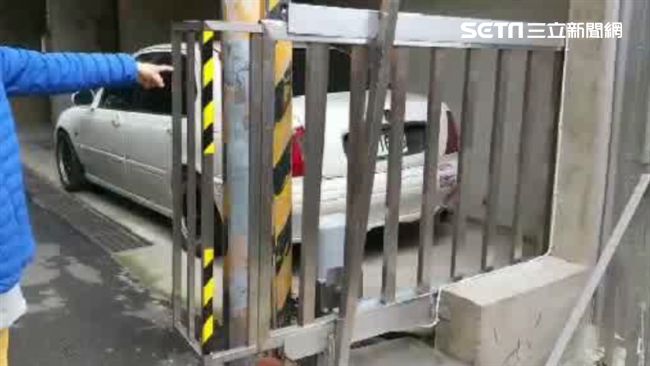 車停別人家門口3天　屋主崩潰放大絕