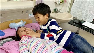 珣珣弟超有愛　這些舉動暖哭無數網友