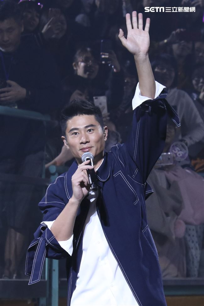 天團「5566」小巨蛋演唱會孫協志、王仁甫、許孟哲，特別嘉賓小刀(彭康育)前往合體。（記者林士傑/攝影）