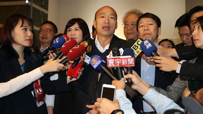 穿西裝出訪…韓國瑜不當「喝醉土包」
