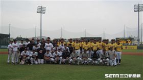 ▲中信兄弟與樂天巨人春訓合照。（圖／記者蕭保祥攝影）
