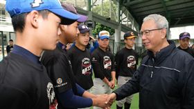 ▲魏應充鼓勵小球員們更努力。（圖／頂新和德文教基金會提供）