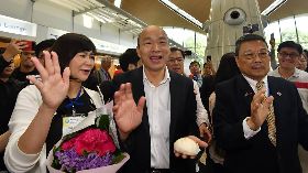 高雄行銷團抵大馬　僑胞熱情接機