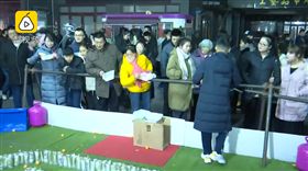 國二男跟媽借3千6擺攤，一周賺回7萬8網驚「第二個馬雲！」（圖／翻攝梨視頻）