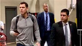 NBA／華總掰掰？賽後隊巴竟先開走
NBA,洛杉磯湖人,Luke Walton
翻攝自推特