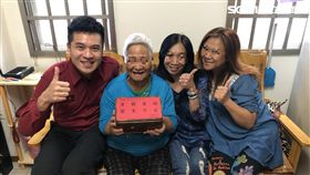 76歲老婦OHCA被救回 感恩消防員讓她「多過好幾個年」(圖/杉林分隊提供)