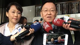 羅淑蕾控告郭新政盛竹如誹謗  北院開庭調查前立委羅淑蕾不滿前台北市議員李新友人郭新政（左）製作「誰摔死了李新」影片，控告郭新政與影片中主播盛竹如（右）加重誹謗，台北地方法院22日首度開庭，盛竹如出庭前受訪。中央社記者蕭博文攝  108年2月22日