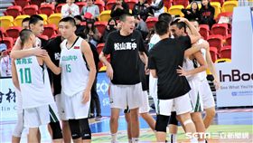 松山高中在悲傷情緒中收下勝利。（圖／記者劉家維攝影）