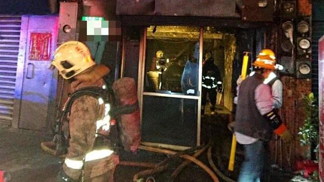 手機充電突爆炸　男遭燒燙傷浴血求援