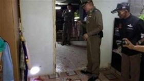 玩槍,喝酒,酗酒,泰國,芬蘭,上班,爆頭,太陽穴,化妝,　圖／翻攝自thairath