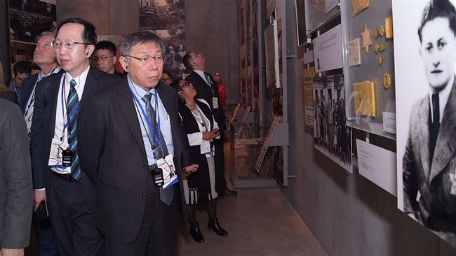 訪大屠殺館！柯驚：德國把殺人當企業