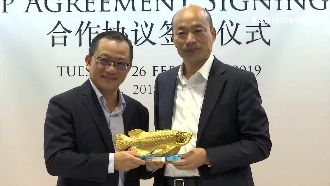 賣水果遭批統戰　韓：回台再放馬過來