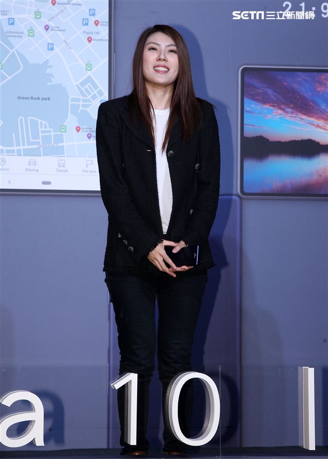 理科太太人氣正旺，搶下Sony手機代言。（記者邱榮吉/攝影）