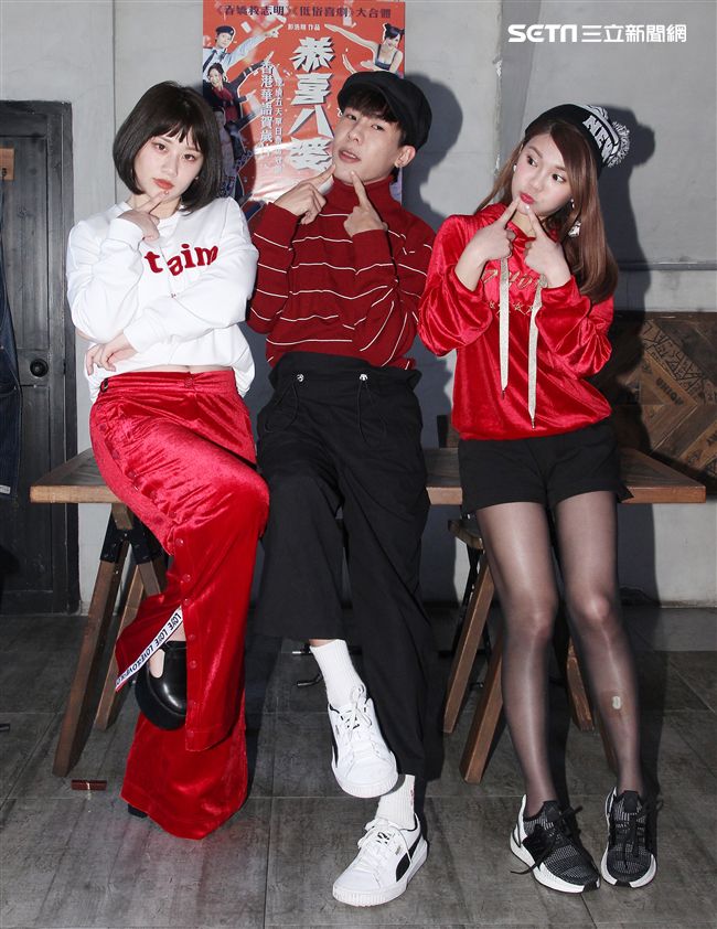 「恭喜八婆」電影特別找來網紅林進，與反骨甜心凡凡、琳坦3位來為電影造勢，而三人為了搶奪「八婆教主」的稱號，更是在活動上不顧形象的大聊特聊，凡凡還掀肚自曝長了痘痘搶版面。（記者邱榮吉/攝影）