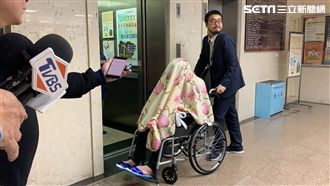 「騙扁小子」病奄奄？床單蓋頭上法院