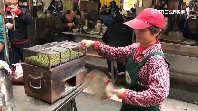 兒時零嘴放屁豆　基隆廟口飄香50年