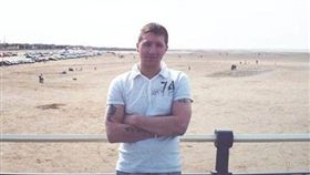 家屬付不出醫療費，男被醫院當場關設備亡。（圖／翻攝express.co.uk網站）