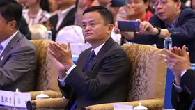 即將宣布退休？　馬雲：你很快就會知道中國最大電商阿里巴巴創辦人兼執行長馬雲7日接受外媒專訪時，透露會比微軟創人比爾蓋茲更早退休，並向主持人稱：「你很快就會知道。」（中新社提供）中央社　107年9月7日