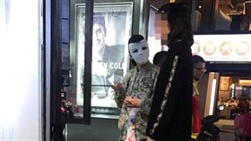 台北,西門町,上班不要看,詐騙,捐款,網紅團體。翻攝畫面