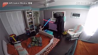 誤闖星際大戰？爸爸出奇招叫兒子起床