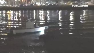 惡霸愛河違法捕魚！嗆警耍詐飆船逃逸