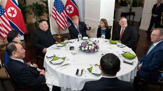 川金二會晚宴　大啖泡菜鮮蝦和牛排