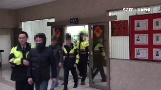 小宮廟擠24賭客！見警攻堅賭資亂塞