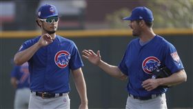 ▲芝加哥小熊先發投手達比修有（左）與Cole Hamels在春訓。（圖／美聯社／達志影像）