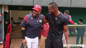 桃猿洋投李茲和樂天洋砲Zelous Wheeler。（圖／記者王怡翔攝影)