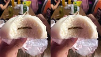 燈會美食攤買肉包！他咬開見這幕傻眼