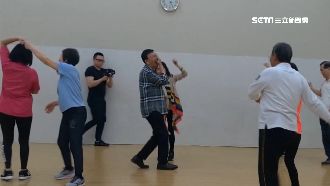 余天大秀舞技　下一秒頭撞李亞萍超糗