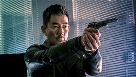 任賢齊與張家輝相隔15年合作新片《沈默的證人》。（圖／華映娛樂提供）