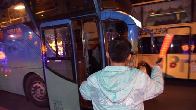 屏東燈會超狂！網爆：靠他們完勝高雄