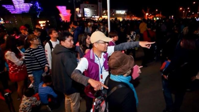 在地阿嬤評屏東燈會　這句話惹哭網！