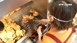 爸媽的青春！烤雞腿香腸攤靠戲院起家
