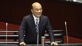 簽兩岸和平協議須公投　蘇貞昌：沒有衝著誰民進黨將兩岸人民關係條例修法列為最優先法案，明訂簽署任何政治協議前須先公投。行政院長蘇貞昌19日上午表示，修法是針對國家重要事務，沒有衝著誰，法律是全國適用。中央社記者徐肇昌攝　108年2月19日