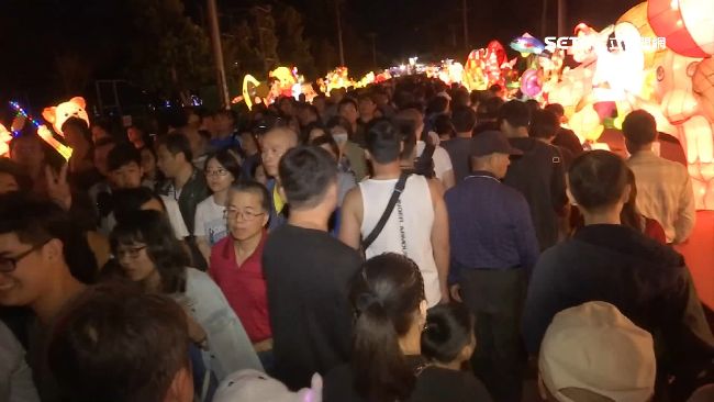 搶看無人機秀！單日182萬人創紀錄