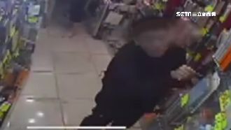 賊樣監視器全錄！偷8百元手機殼被逮