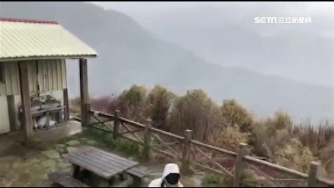 下雪了！水氣足雪山暖冬飄「3月雪」