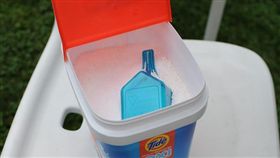 洗衣粉-flickr-Emily May-https://www.flickr.com/photos/emilysnuffer/14807905290/