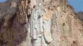 不許還願！中國打壓國內宗教　ISIS式炸毀風景區觀音像（圖／翻攝自寒冬）