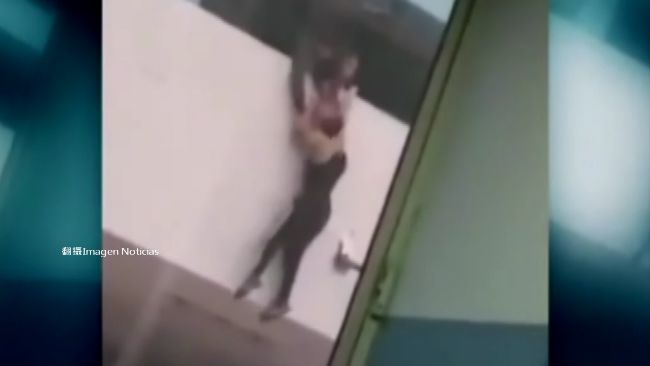 少女想不開跳樓　同學充當肉墊救她命