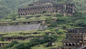 水湳洞十三層遺址　擬打造世界級光雕藝術交通部長林佳龍與新北市長侯友宜3日視察水湳洞「十三層遺址」，侯友宜提議發展夜間光雕構想，當場獲林佳龍同意支持。圖為遠眺「十三層遺址」現況。中央社記者王鴻國攝　108年3月3日