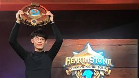 羅杰 Roger獲得 HCT 冬季冠軍賽冠軍。（圖／翻攝自爐石戰記粉絲團）
