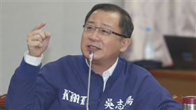 累犯一律加重刑度違憲　藍委質疑國民黨立委吳志揚（圖）25日質疑，司法院大法官日前做出釋字第775號解釋，符合邏輯但不接地氣，而法官經常輕判，違背大家的法律感情，這是否會影響未來酒駕、虐童等提高刑度的修法；司法院秘書長呂太郎表示「不會」。中央社記者張新偉攝　108年2月25日