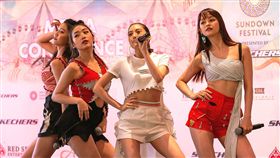 偶像女團IVI勁歌熱舞受注目。 （圖／17 Media）